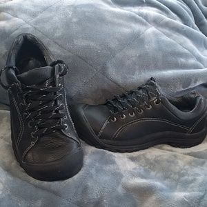 Keen shoes women full grain leather.